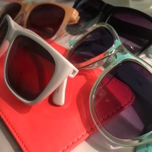 4 sunglasses AND sunglasses case bundle